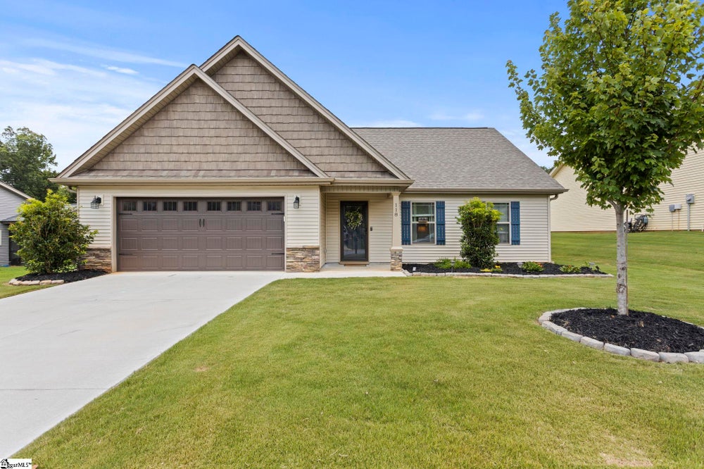 118 Windstone Drive, Greenwood, SC 29649 BHGRE