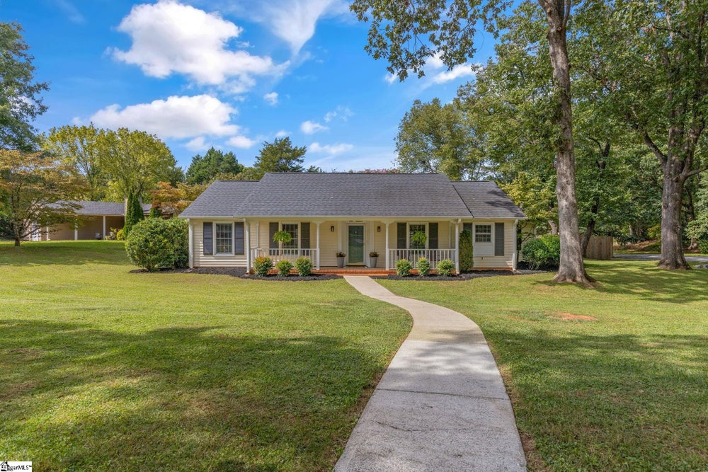 100 Woodstock Lane, Greer, SC 29650 BHGRE