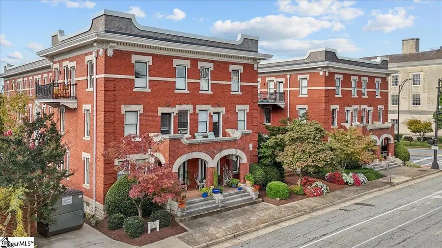 400 E Washington Street #Unit 27, Greenville, SC 29601 - Image #2