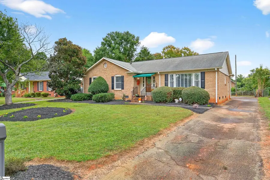 208 Saint Matthews Lane, Spartanburg, SC 29301 - Image #3