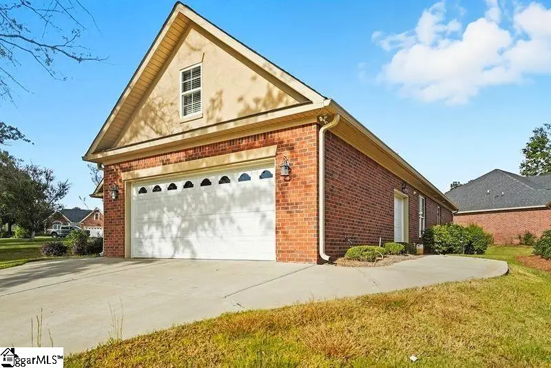 107 Queens Court, Greenwood, SC 29649 - #2