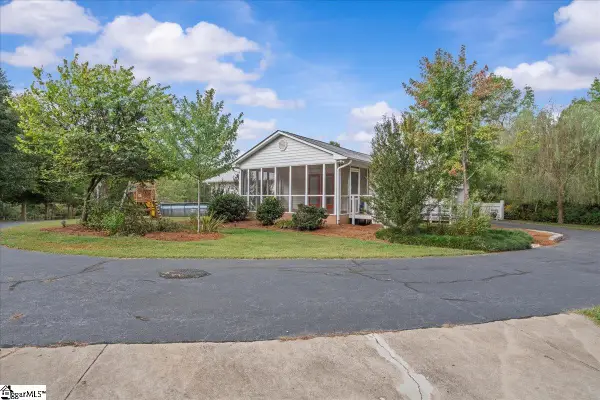 161 Caroline Drive, Roebuck, SC 29376