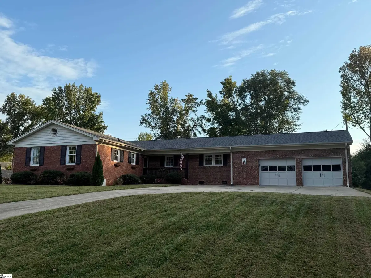 109 Blue Ridge Drive, Fountain Inn, SC 29644 - Image #1