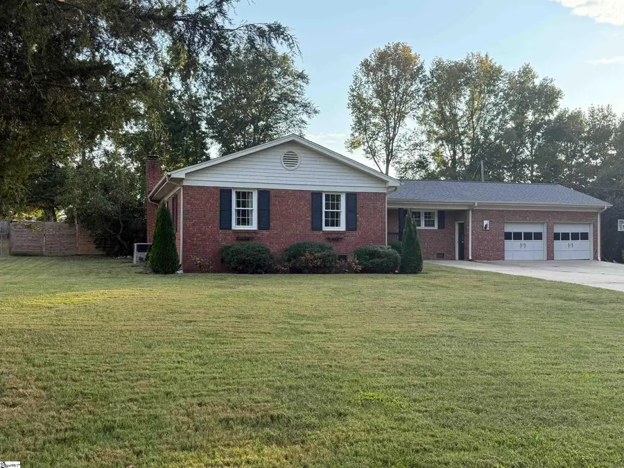 109 Blue Ridge Drive, Fountain Inn, SC 29644 - Image #2