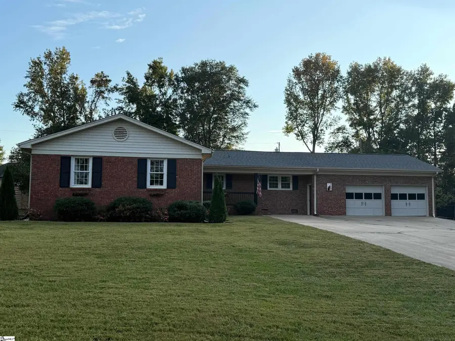 109 Blue Ridge Drive, Fountain Inn, SC 29644 - Image #3