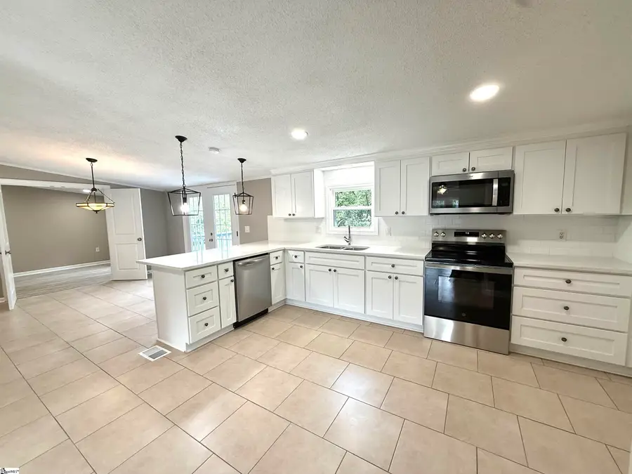 130 Bell Avenue, Inman, SC 29369 - Image #3