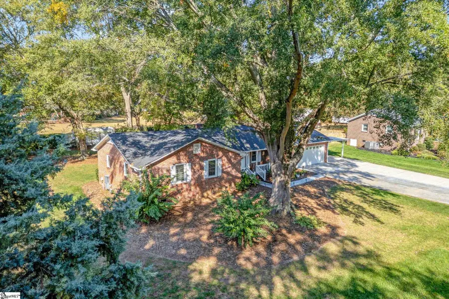 202 Wemberly Drive, Simpsonville, SC 29681-3838 - Image #2