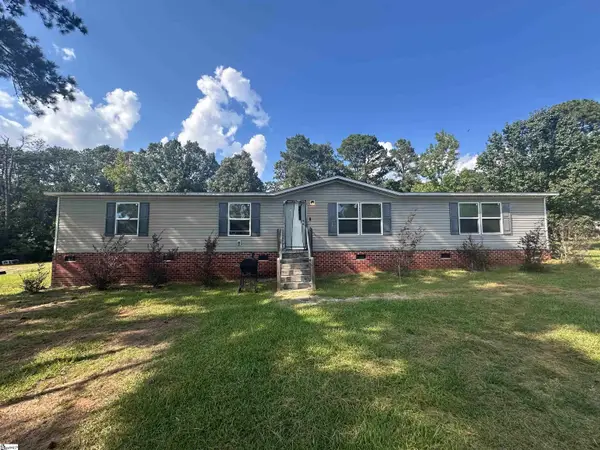 218 Suburban Drive, Greenwood, SC 29646