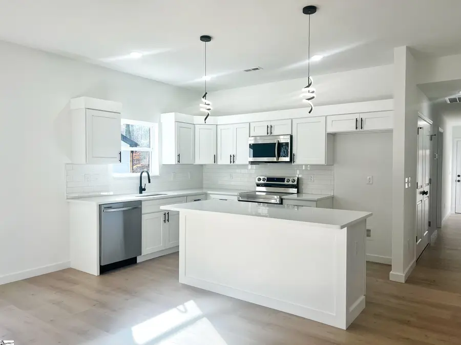 279 Law Street, Woodruff, SC 29388 - Image #3