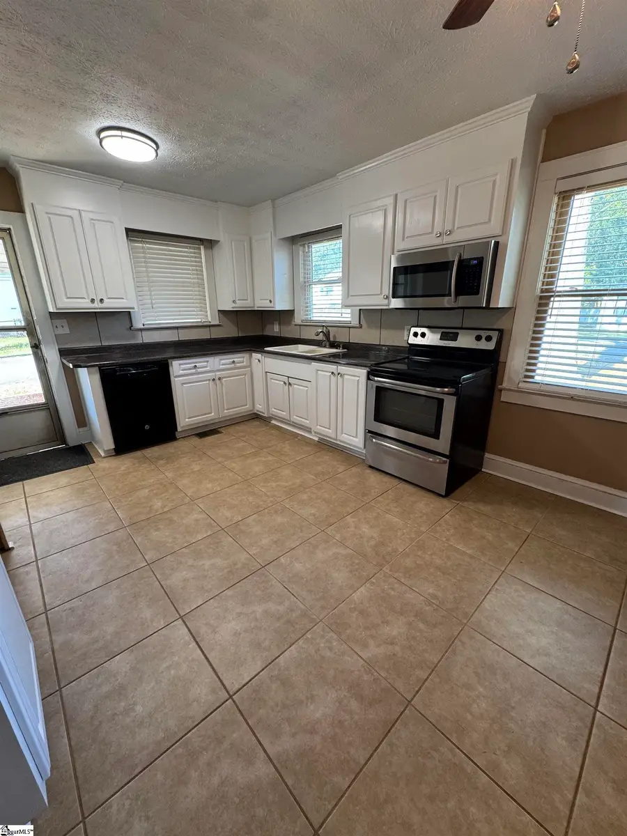 5 Lenore Avenue, Greenville, SC 29617 - Image #2