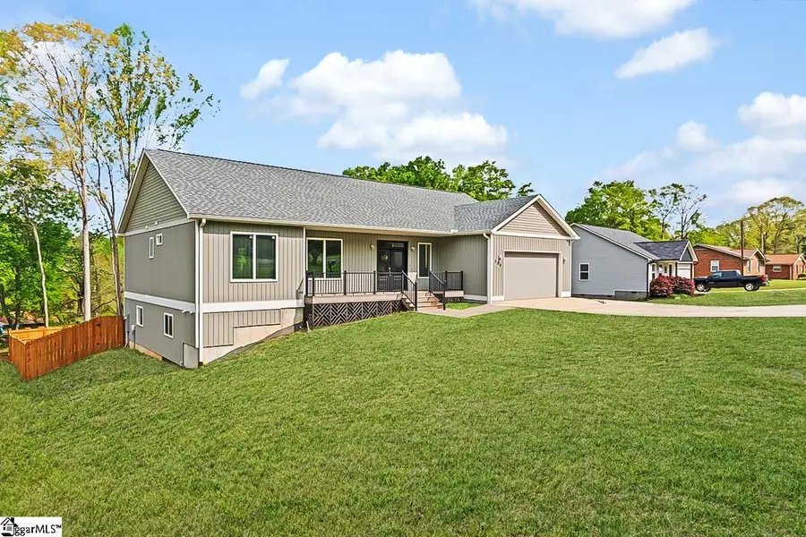 690 Pineridge Drive, Spartanburg, SC 29303 - Image #3