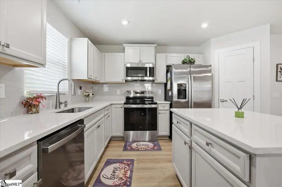 119 Baylor Drive, Gray Court, SC 29645 - Image #2