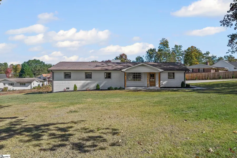 824 Cumberland Drive, Greer, SC 29651 - Image #2