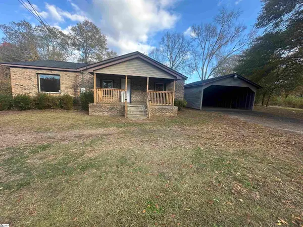 112 Middle Street, Laurens, SC 29360