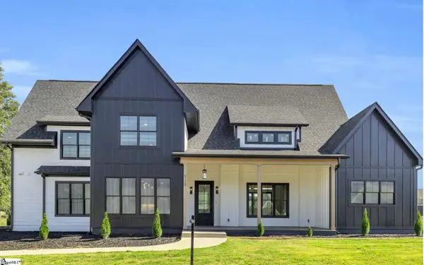 938 Benchmark Drive, Wellford, SC 29385