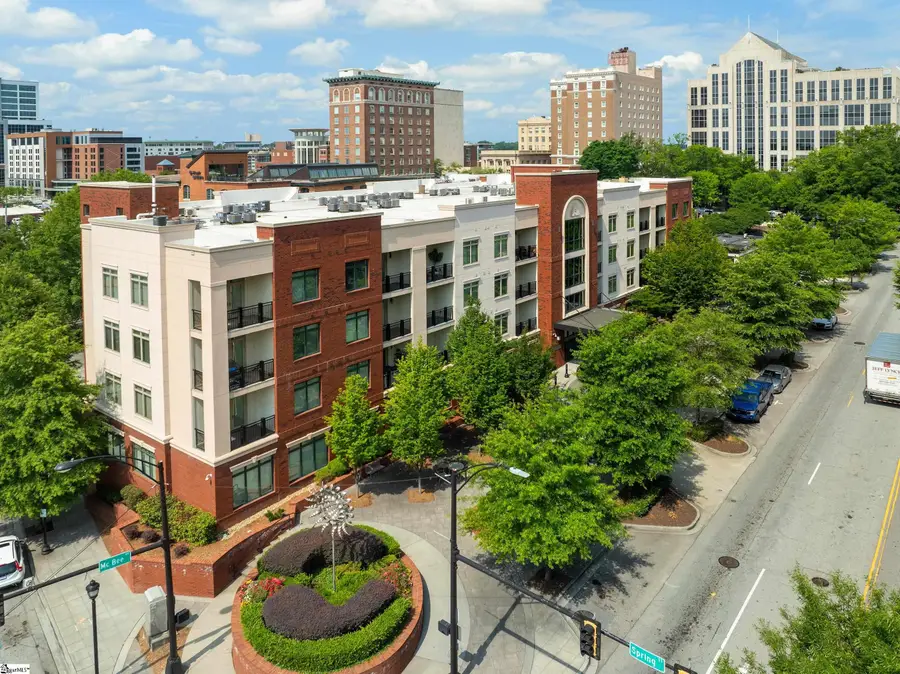 98 E Mcbee Avenue #Unit 413, Greenville, SC 29601 - Image #2