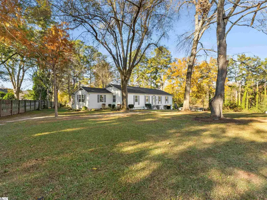 105 Wedgewood Drive, Laurens, SC 29360 - Image #3