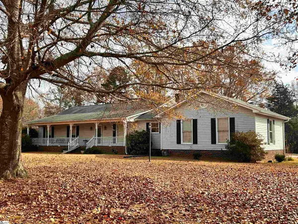 3389 Lakeview Drive, Laurens, SC 29360
