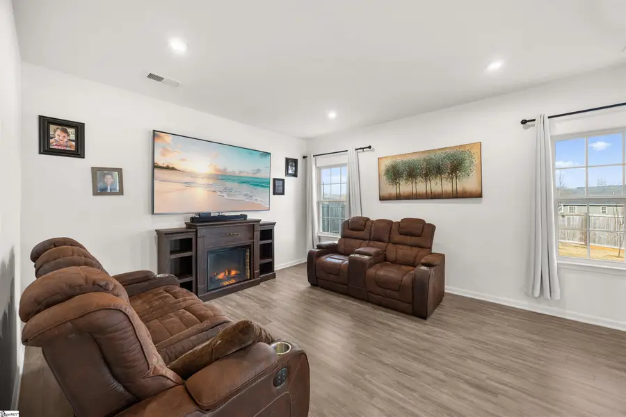 8 Wiltshire Circle, Easley, SC 29642 - Image #3