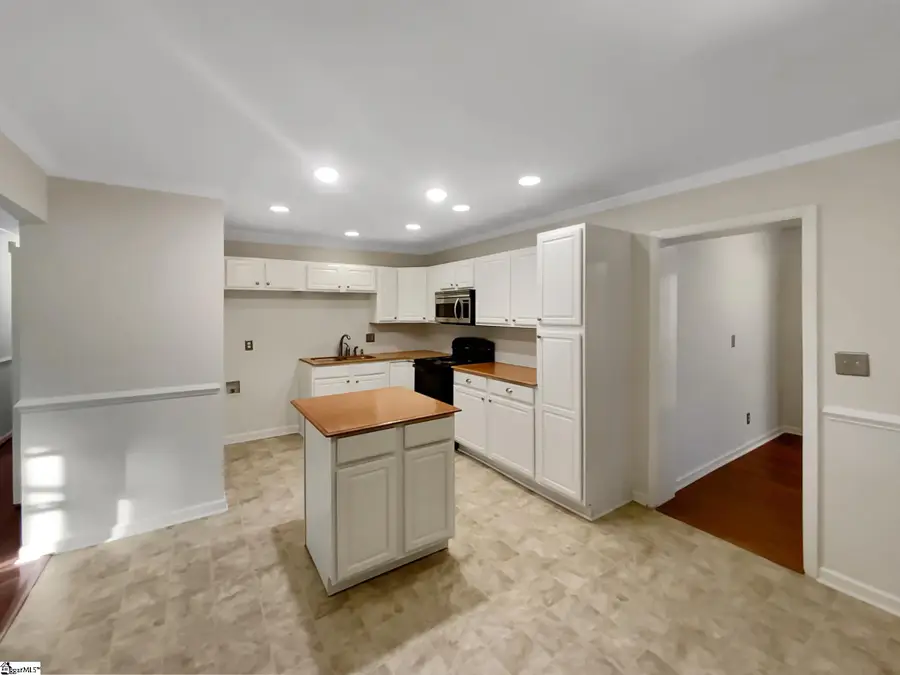 279 Finch Road, Wellford, SC 29385 - Image #2