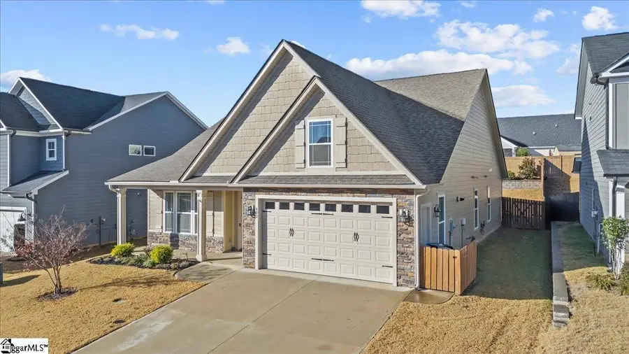 402 Grantleigh Court, Simpsonville, SC 29680 - Image #2