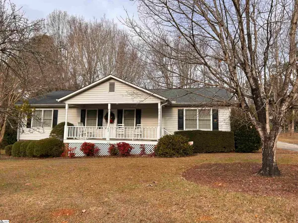 103 David Street, Laurens, SC 29360