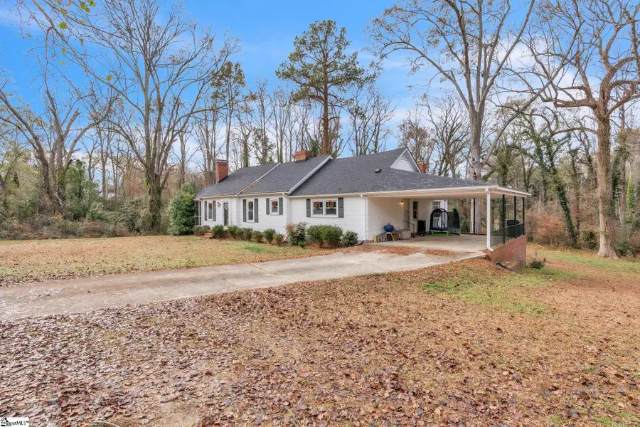 105 Barksdale Circle, Laurens, SC 29360 - Image #2