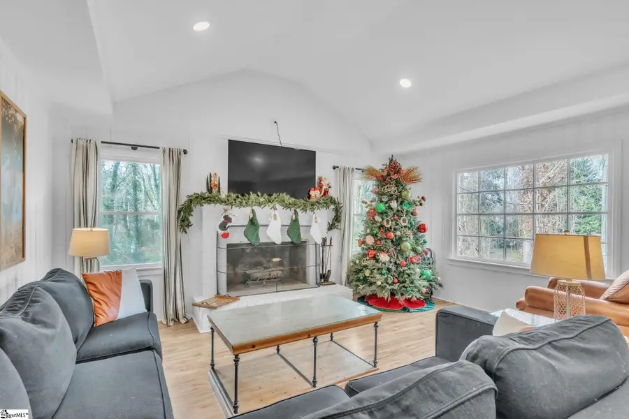 105 Barksdale Circle, Laurens, SC 29360 - Image #3