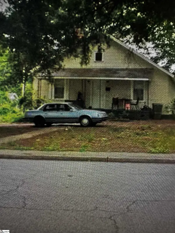 47 Peachtree Street, Clinton, SC 29325