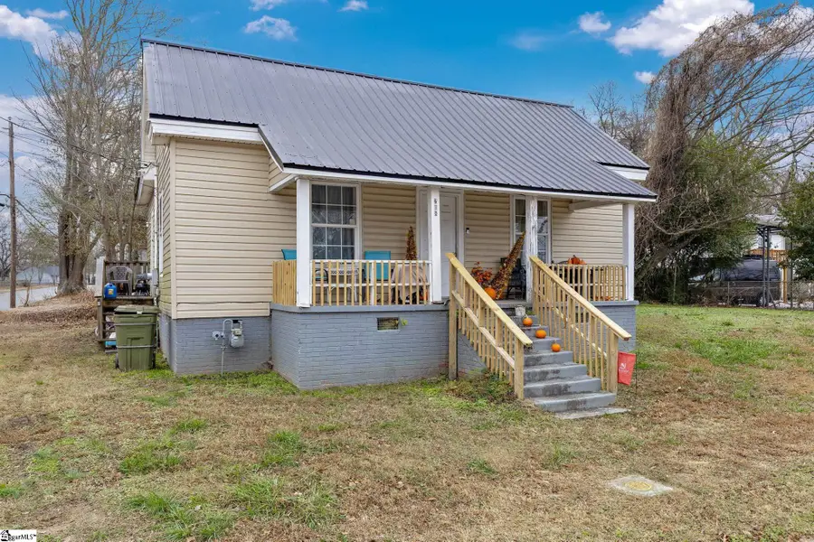 208 N Sloan Street, Clinton, SC 29325 - Image #2