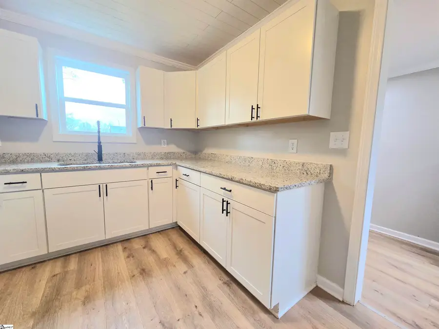 10 Oconee Avenue, Greenville, SC 29617 - Image #3