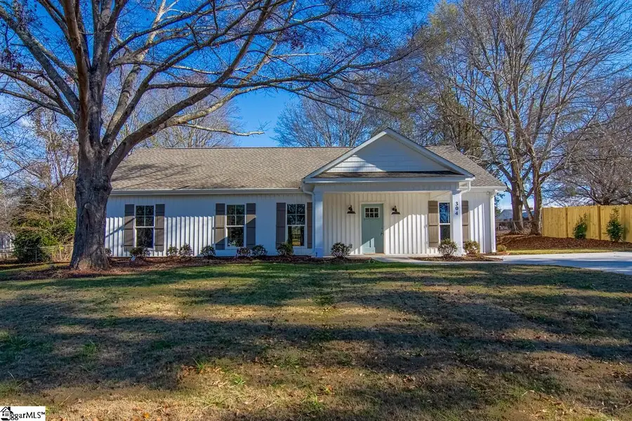304 Lakeview Drive, Laurens, SC 29360 - Image #2