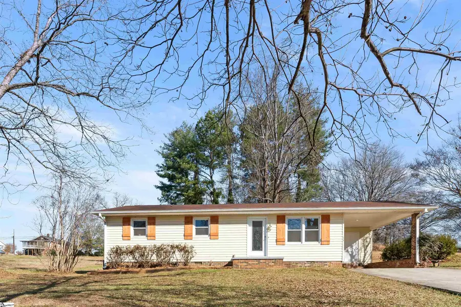 210 N Randolph Avenue, Landrum, SC 29356 - #2