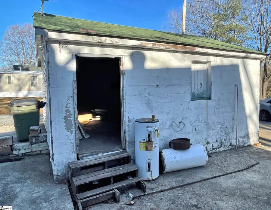 405 E Frederick Street, Gaffney, SC 29340 - #3