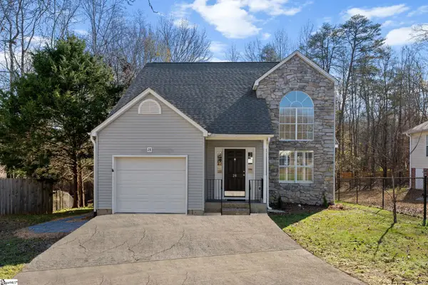 28 Lantern Lane, Greer, SC 29651