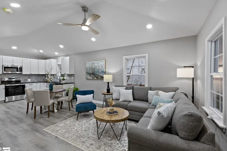 9 Brooks Avenue, Greenville, SC 29617 - Image #2