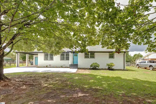 203 Montgomery Street, Laurens, SC 29360