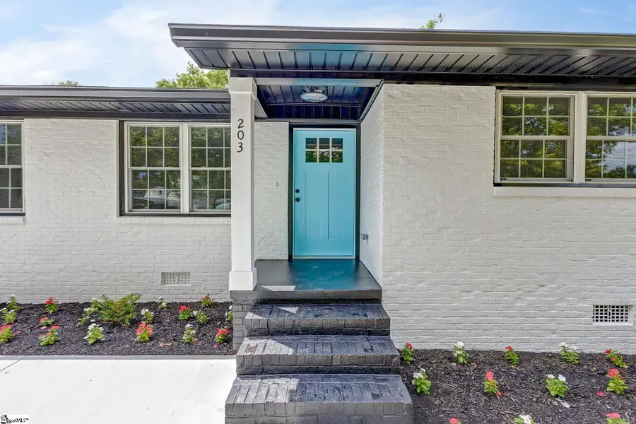 203 Montgomery Street, Laurens, SC 29360 - Image #2