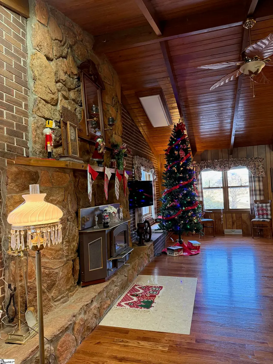 550 Pine Mountain Road, Tamassee, SC 29686 - Image #3