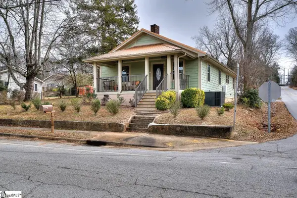 202 E Jones Avenue, Pickens, SC 29671-2335