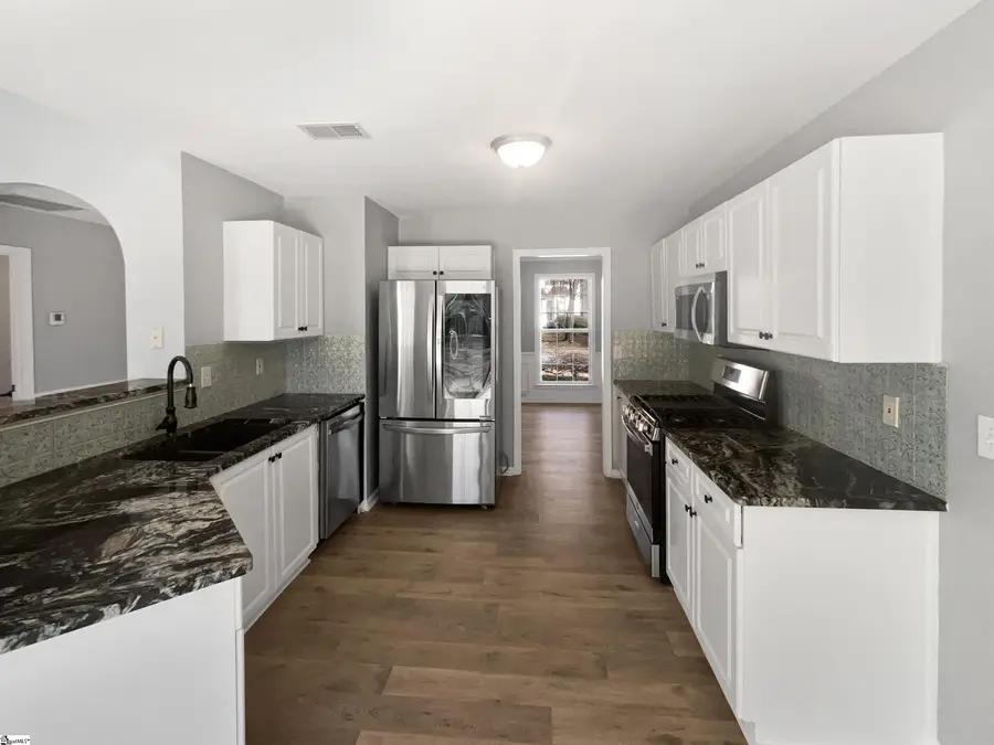 304 Woodruff Lake Way, Simpsonville, SC 29681 - Image #2