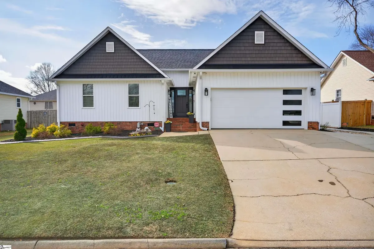 7 Fitzpatrick Court, Fountain Inn, SC 29644 - Image #1