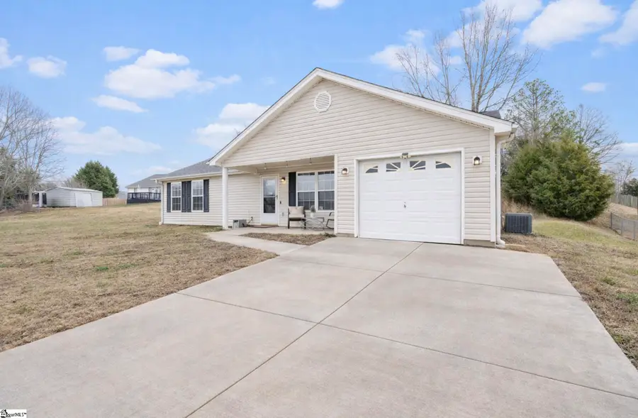 1302 Autumn Glen Court, Fountain Inn, SC 29644 - Image #2