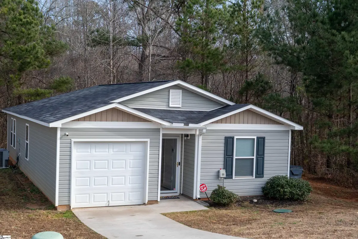 188 Queen Circle Circle, Laurens, SC 29360 - Image #1