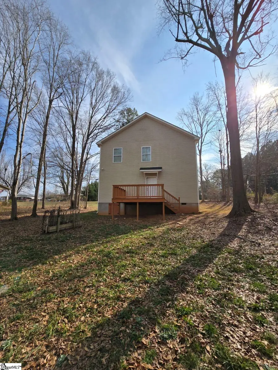 109 Lynn Avenue, Laurens, SC 29360 - Image #2