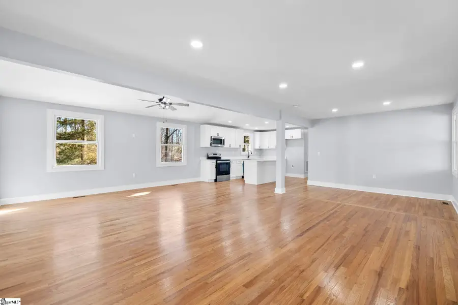 217 Greenbriar Drive, Simpsonville, SC 29680 - Image #3