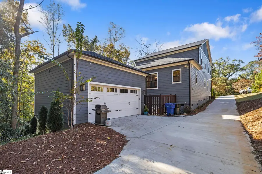 127 W Circle Avenue, Greenville, SC 29607-1516 - Image #3