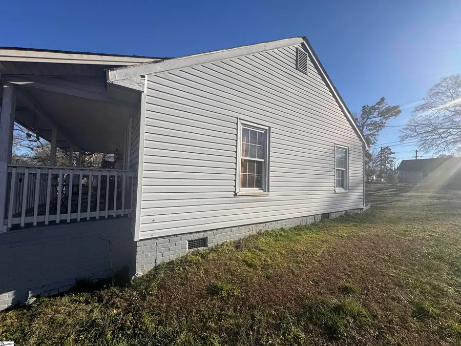 520 Buncombe Street, Woodruff, SC 29388 - Image #2