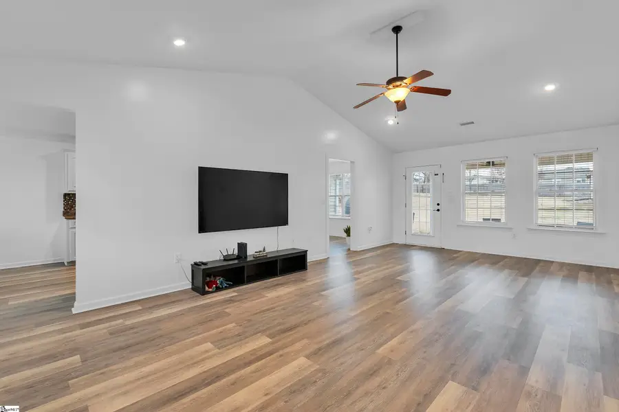 255 Doris Ann Court, Wellford, SC 29385 - Image #2