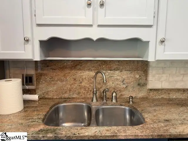 15 Fairlawn Circle, Greenville, SC 29617 - #3